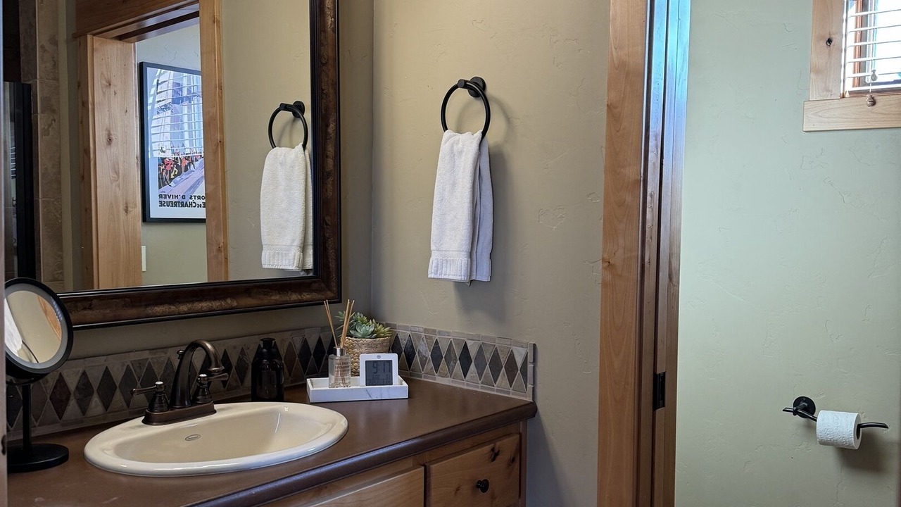 Photo of Bathroom in Powell Butte