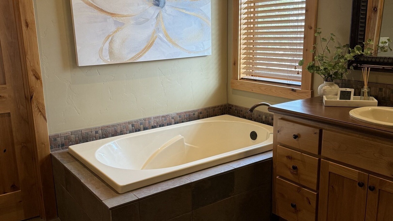 Photo of Bathroom in Powell Butte