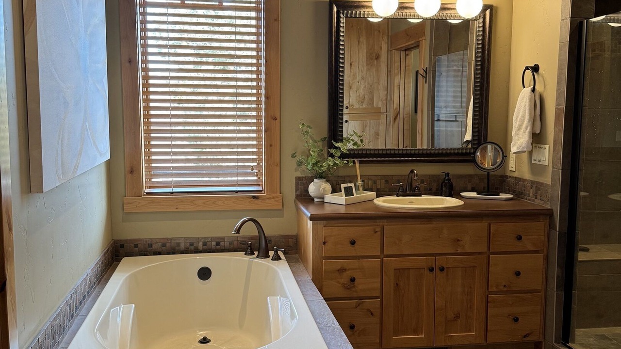 Photo of Bathroom in Powell Butte