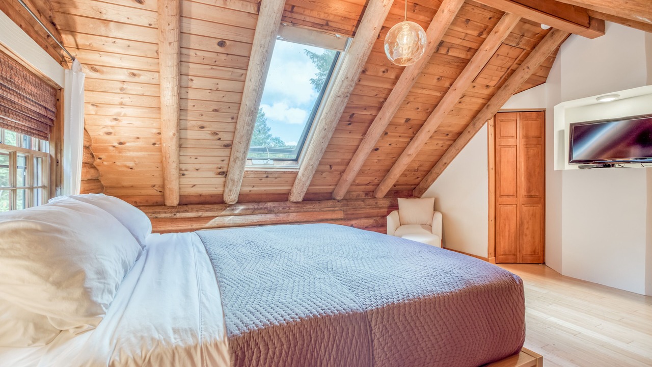 Photo of Bedroom in Neskowin