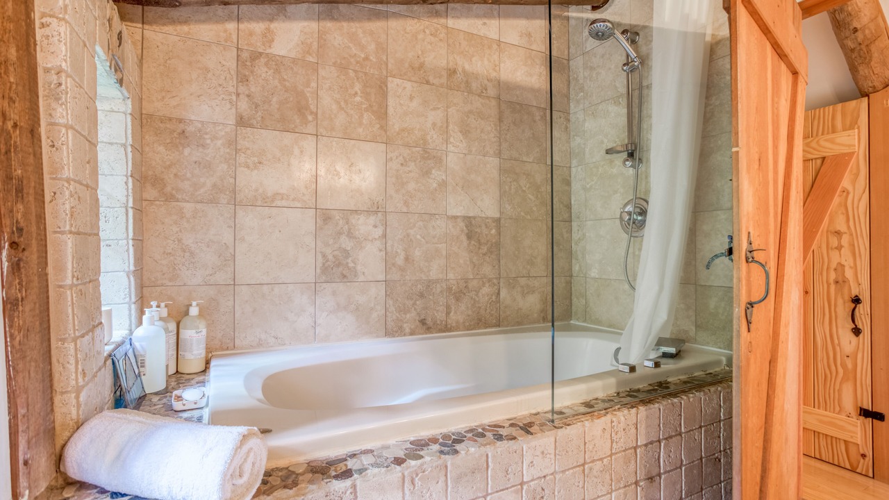 Photo of Bathroom in Neskowin