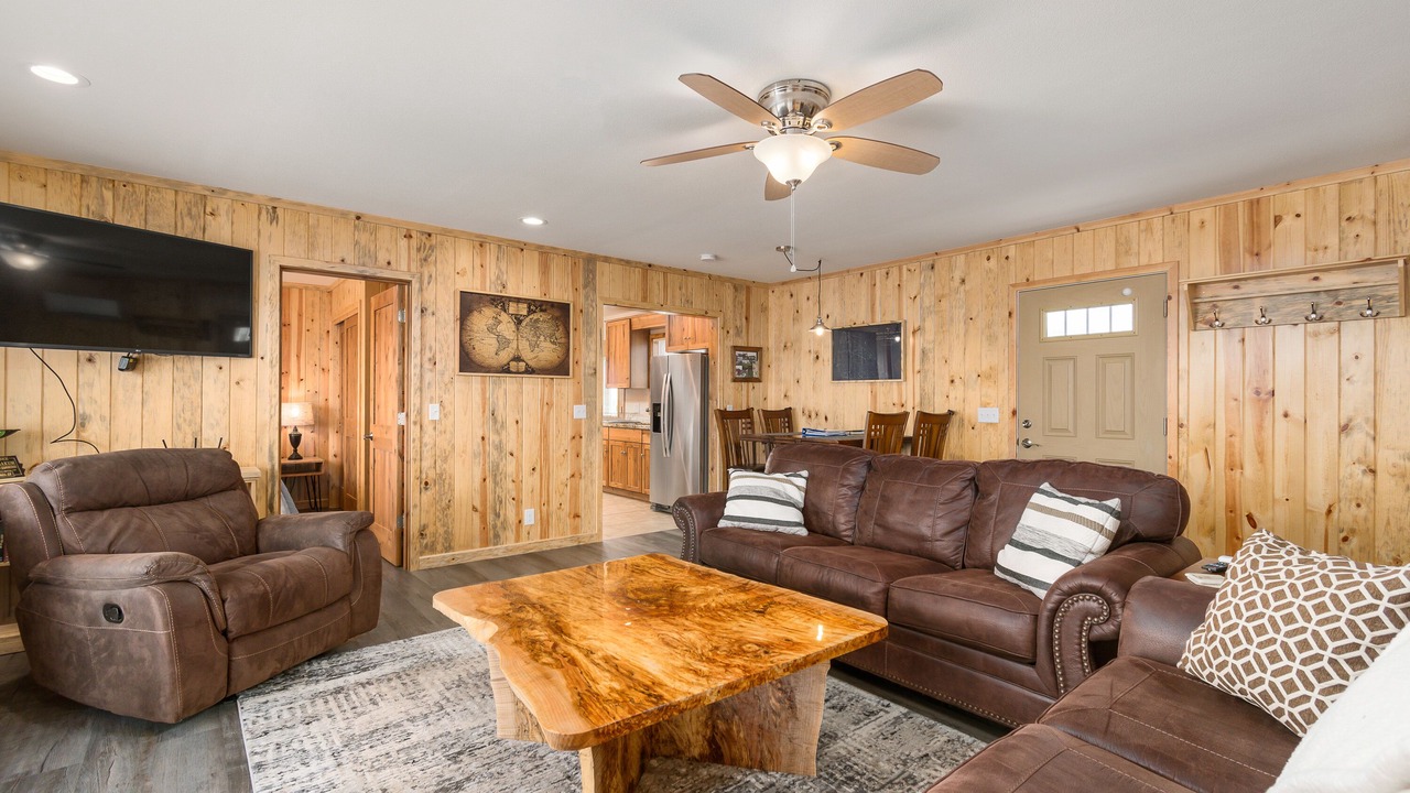 Photo of Livingroom in Cathlamet