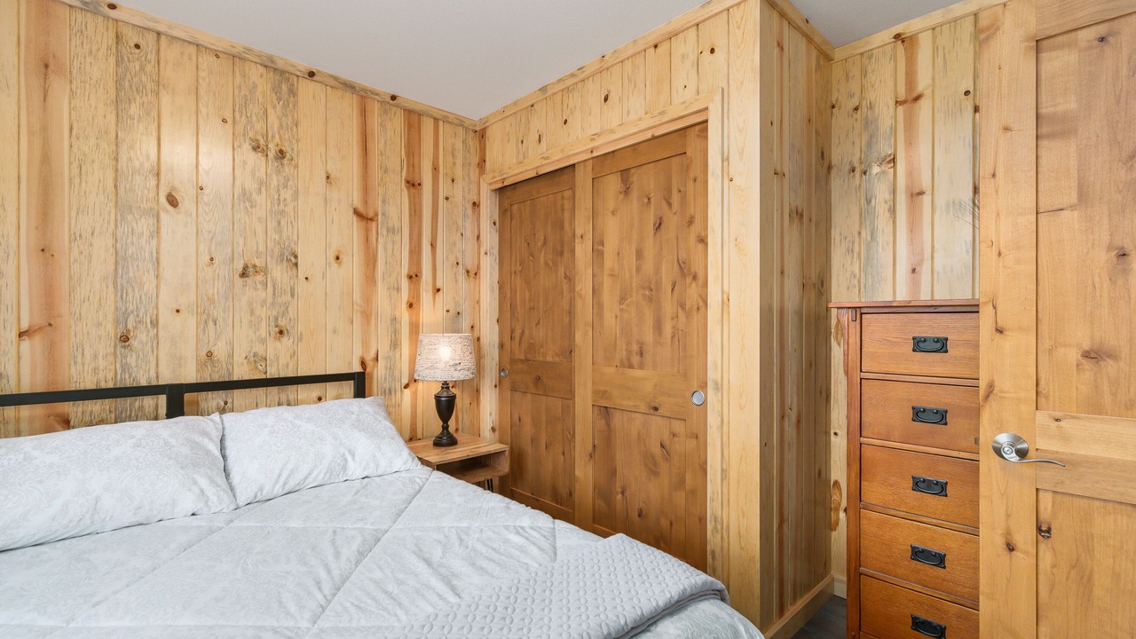 Photo of Bedroom in Cathlamet