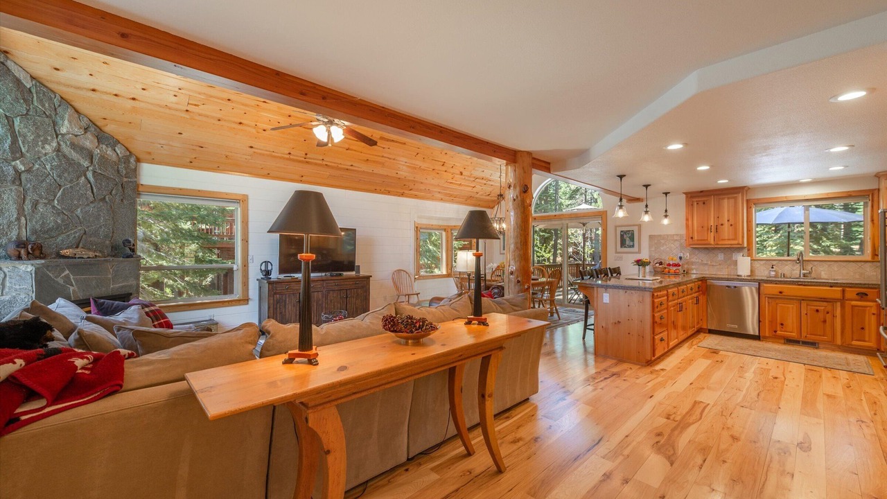 Photo of Livingroom in Truckee