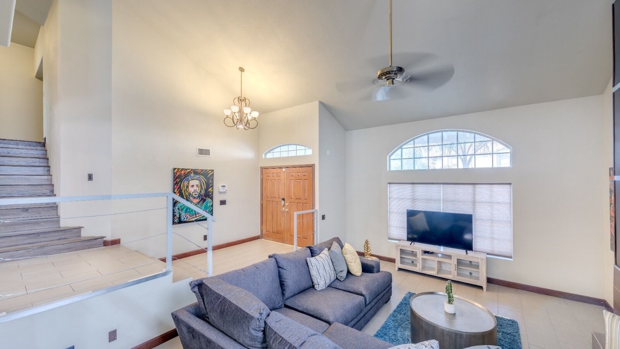 Photo of Livingroom in Green Valley North