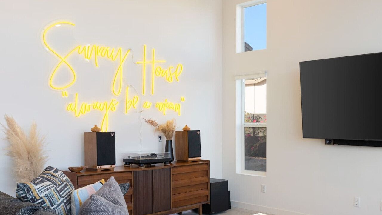 Photo of Livingroom in B-Bar-H Ranch