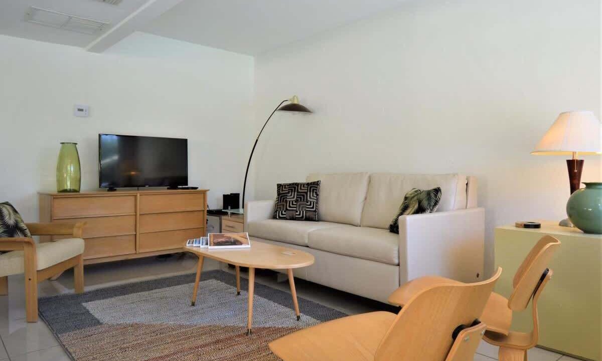 Photo of Livingroom in Historic Tennis Club