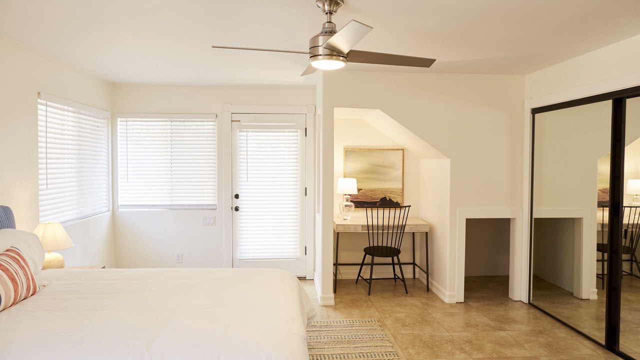 Photo of Bedroom in Cardiff-by-the-Sea
