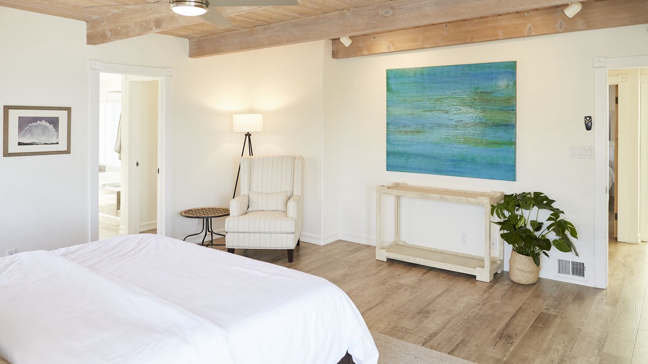 Photo of Bedroom in Cardiff-by-the-Sea