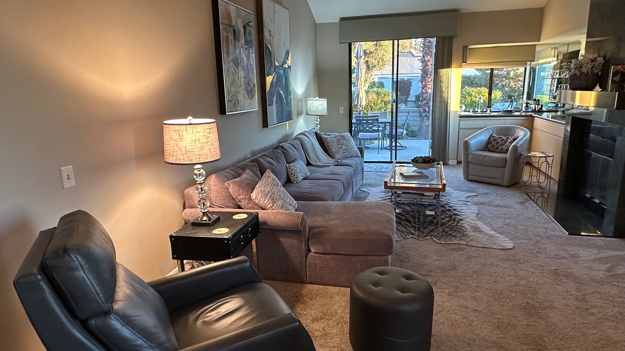 Photo of Livingroom in Palm Desert