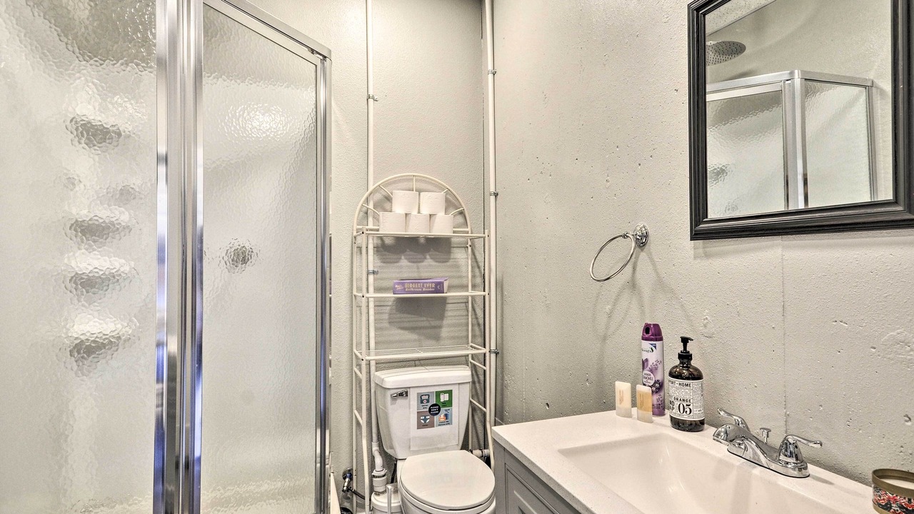 Photo of Bathroom in Pine Hollow