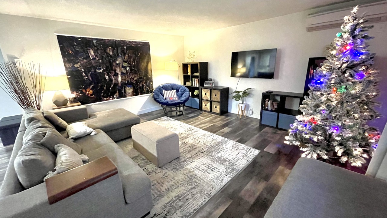 Photo of Livingroom in Evergreen