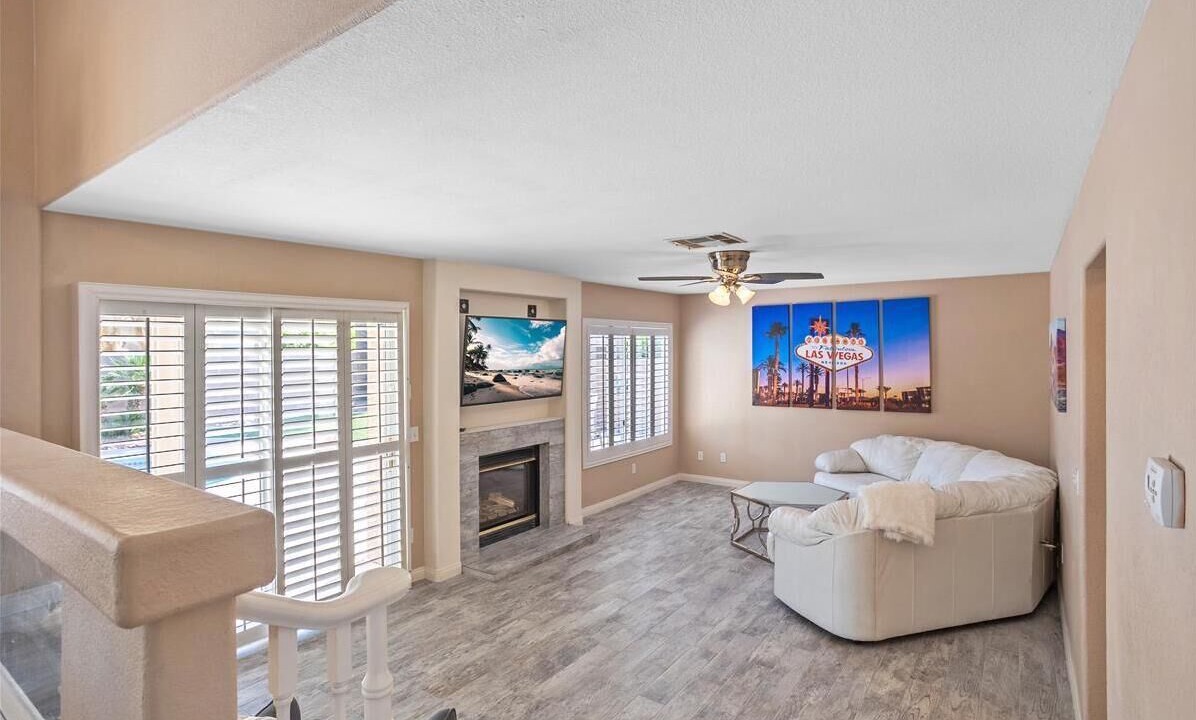 Photo of Livingroom in Green Valley North