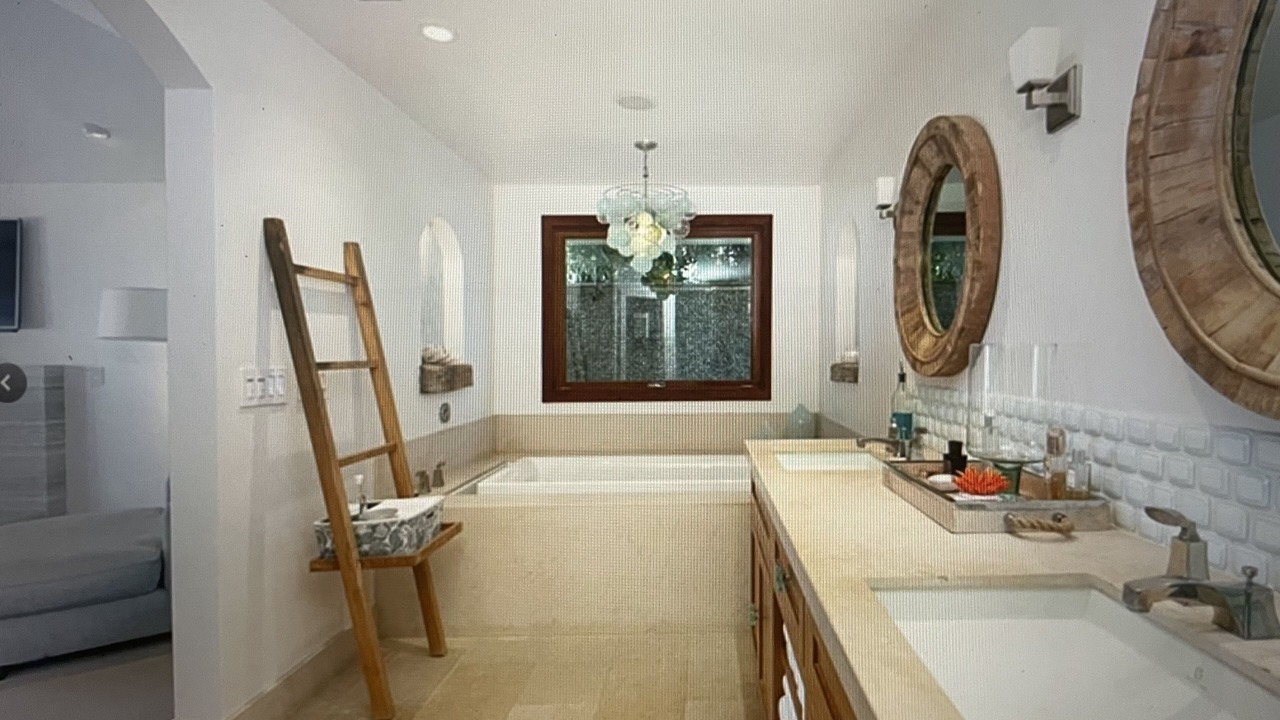Photo of Bathroom in Corona del Mar