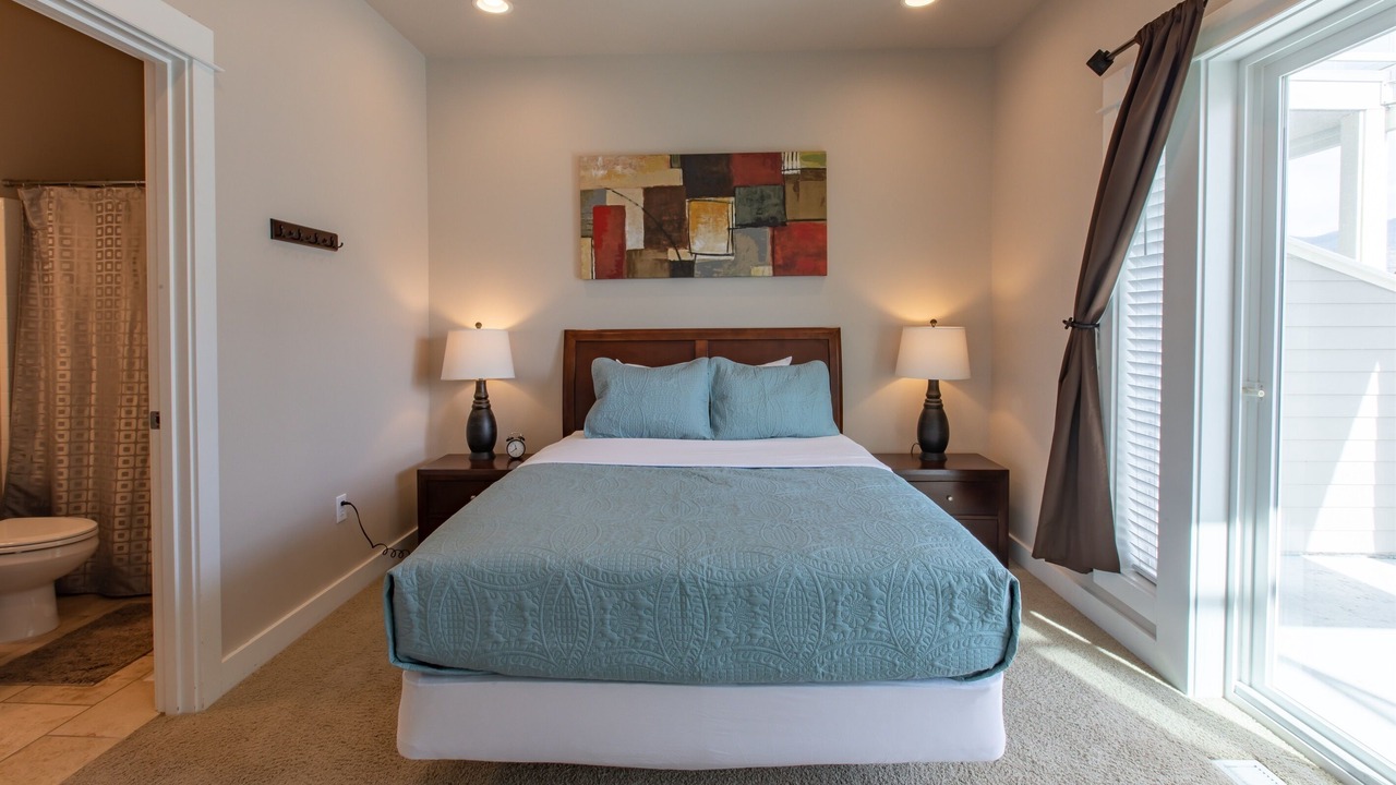 Photo of Bedroom in Rockaway Beach