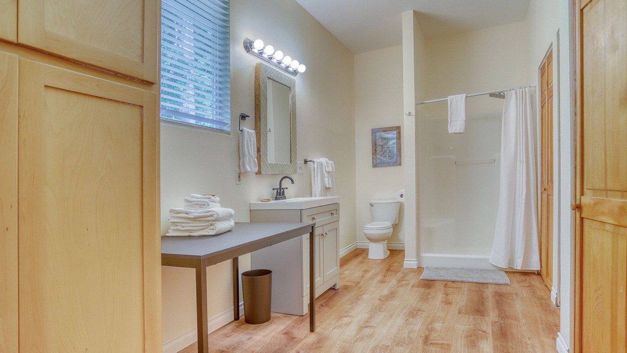 Photo of Bathroom in Zigzag