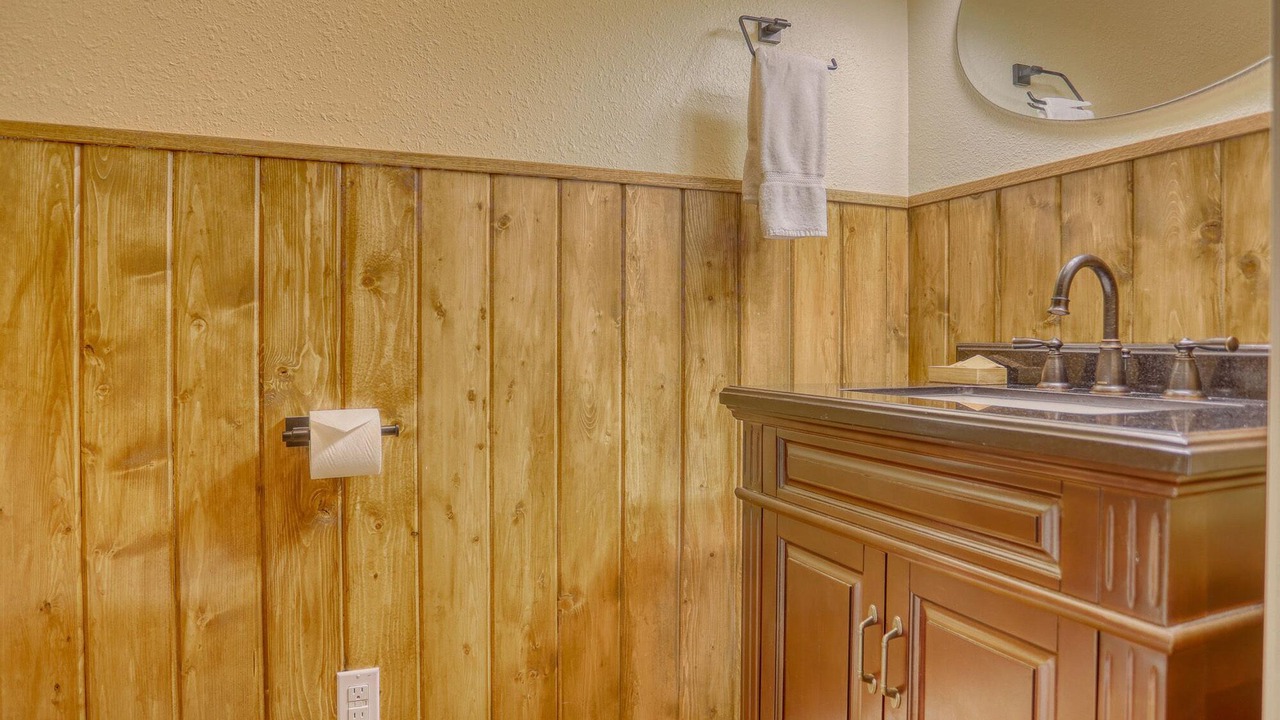 Photo of Bathroom in Zigzag