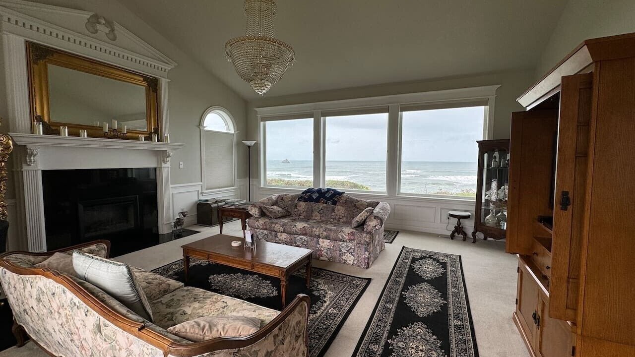 Photo of Livingroom in Smith River