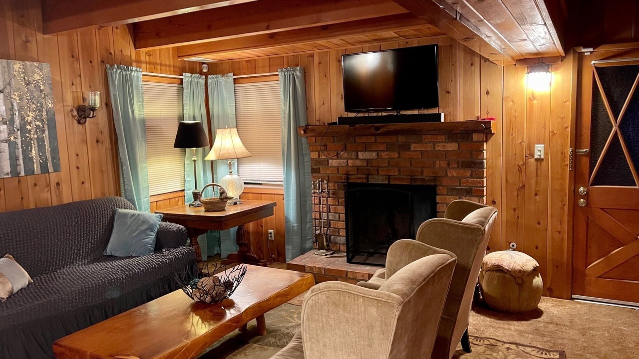 Photo of Livingroom in Running Springs