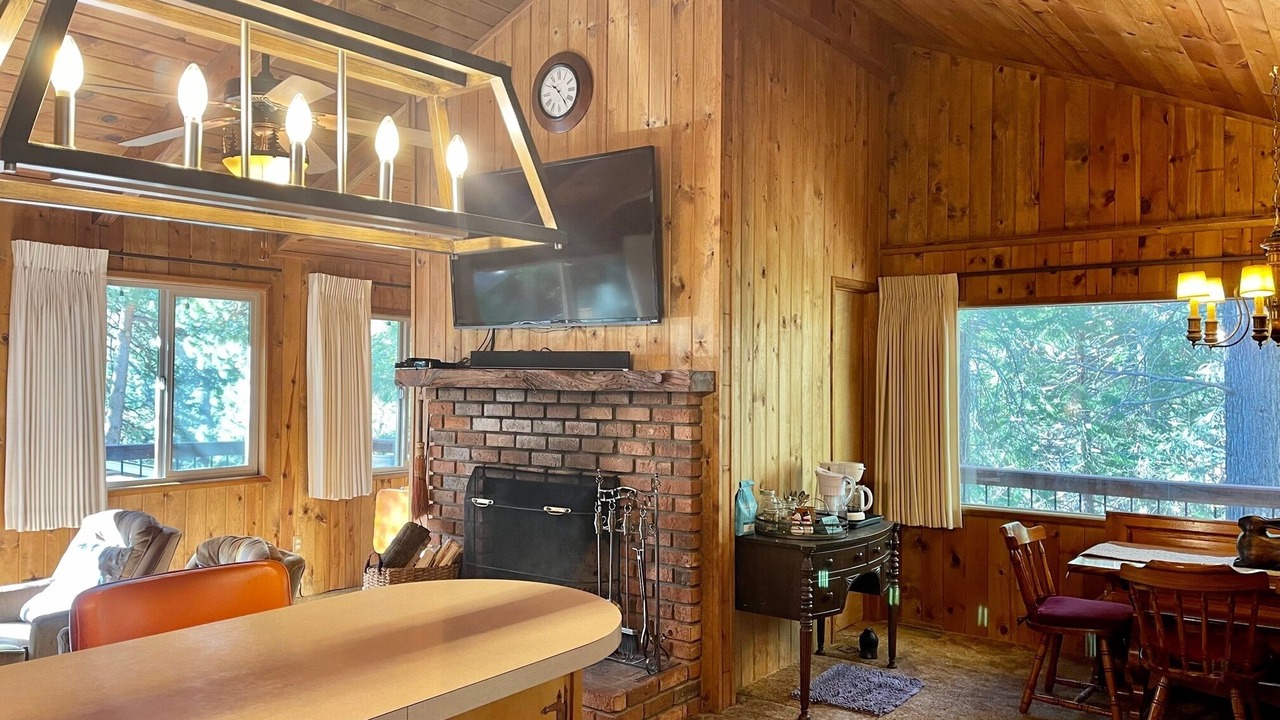 Photo of Livingroom in Running Springs