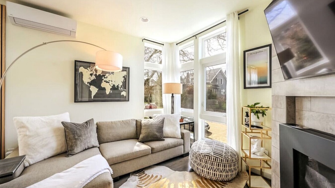 Photo of Livingroom in East Queen Anne