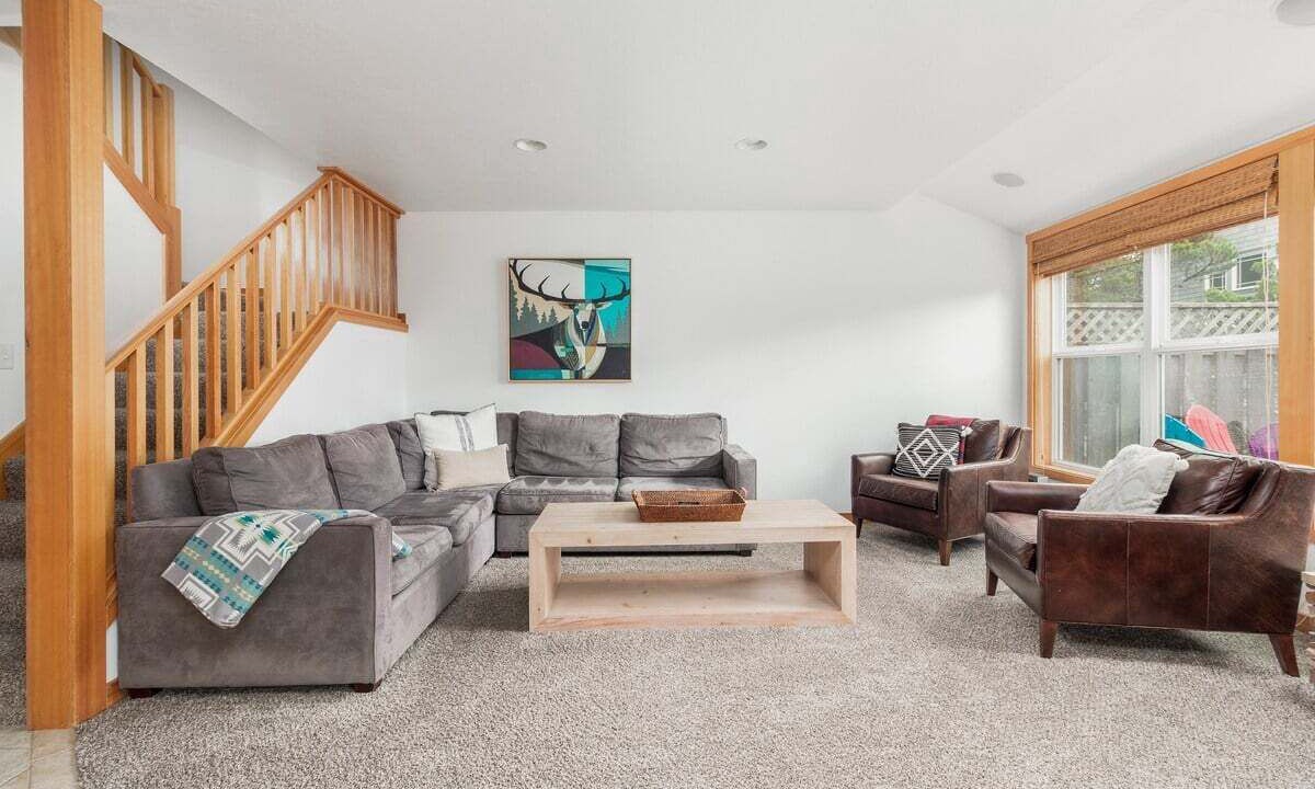 Photo of Livingroom in Shorepine Village