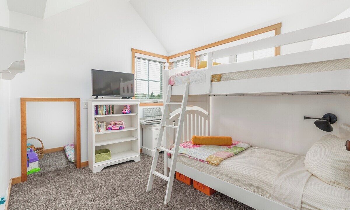 Photo of Bedroom in Shorepine Village