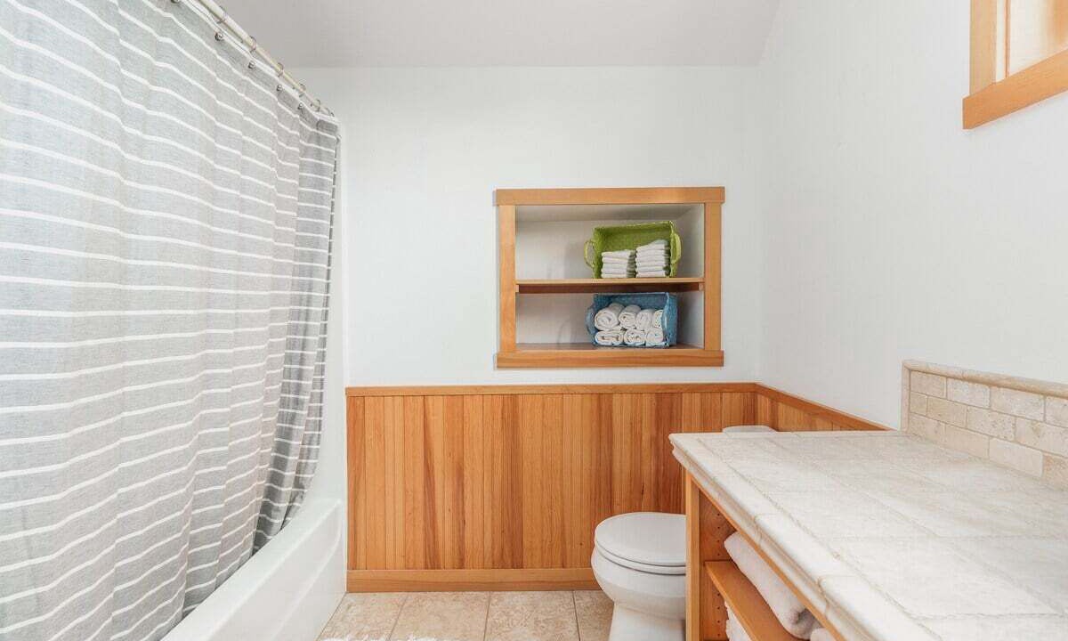 Photo of Bathroom in Shorepine Village