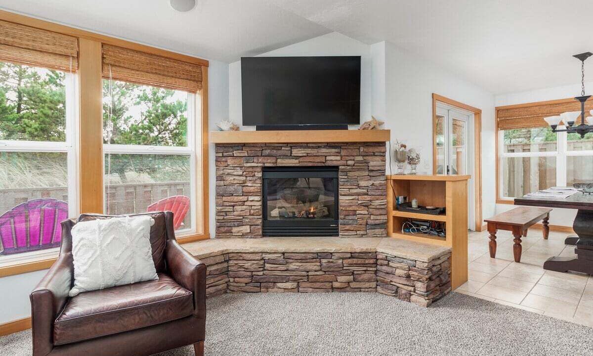 Photo of Livingroom in Shorepine Village