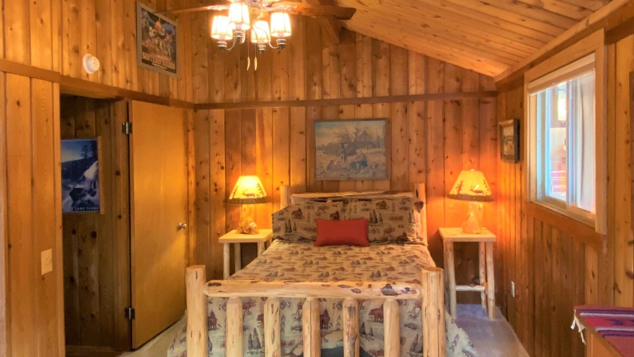 Photo of Bedroom in Sisters