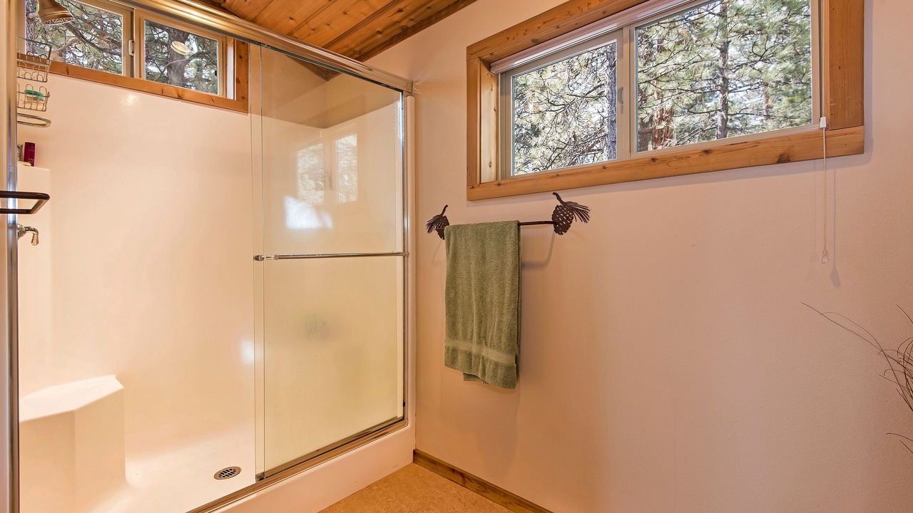Photo of Bathroom in Sisters