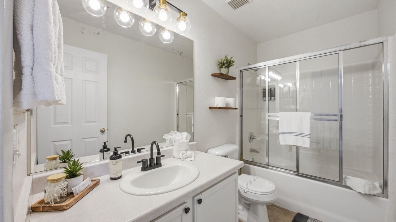 Photo of Bathroom in Centennial Hills