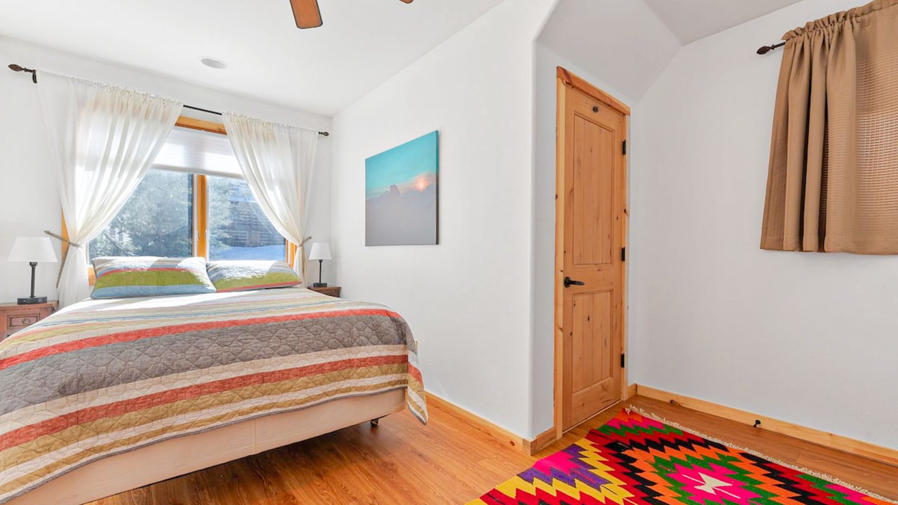 Photo of Bedroom in Yosemite National Park