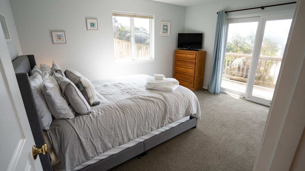 Photo of Bedroom in Rockaway Beach