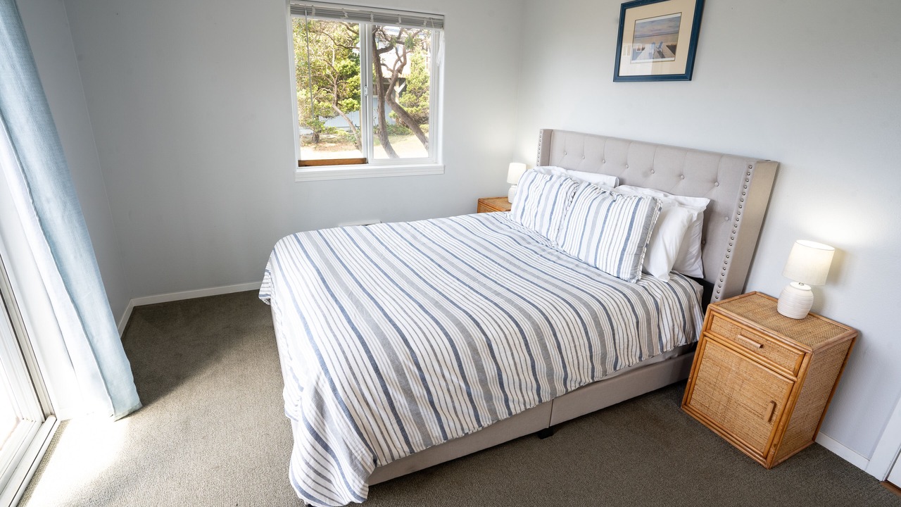 Photo of Bedroom in Rockaway Beach