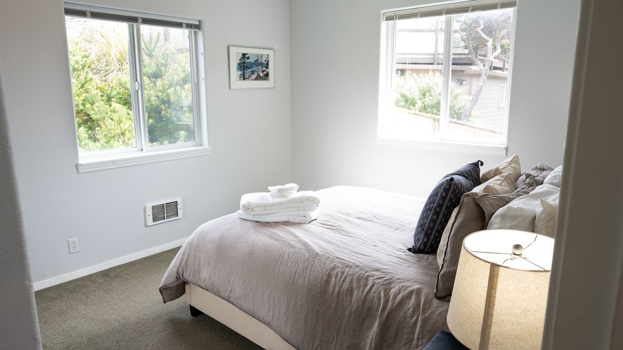 Photo of Bedroom in Rockaway Beach