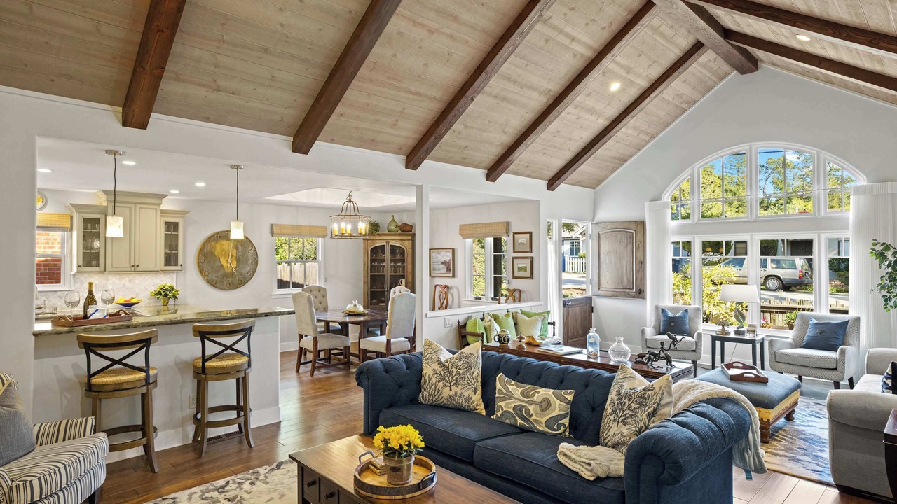 Photo of Livingroom in Northwest Carmel