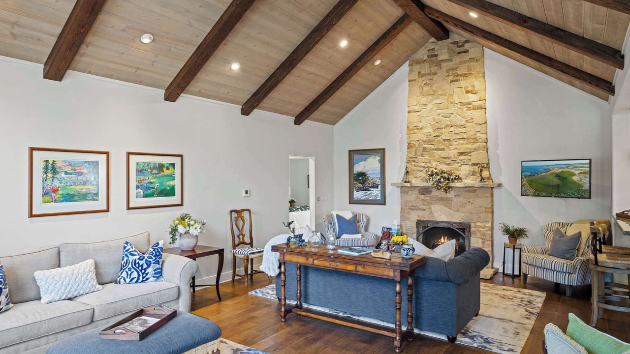 Photo of Livingroom in Northwest Carmel