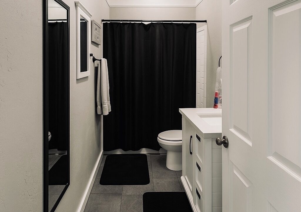 Photo of Bathroom in Keizer