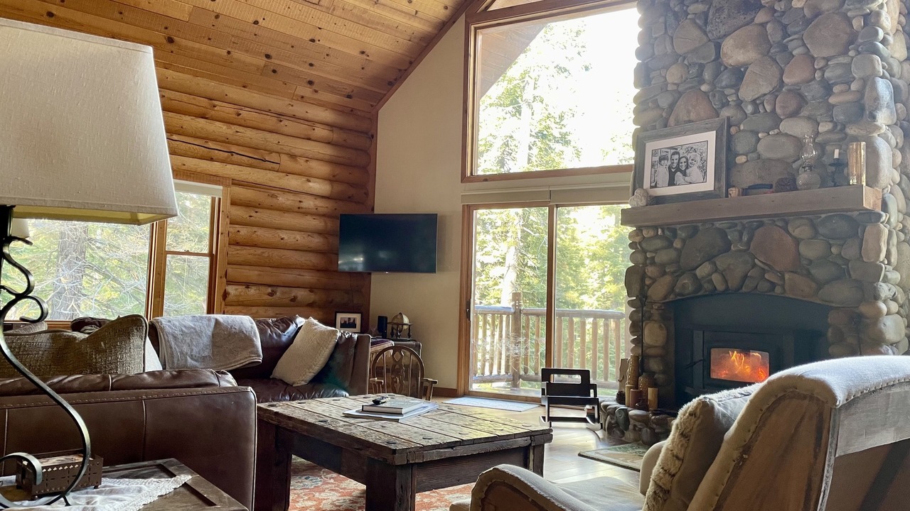 Photo of Livingroom in Ponderosa Palisades