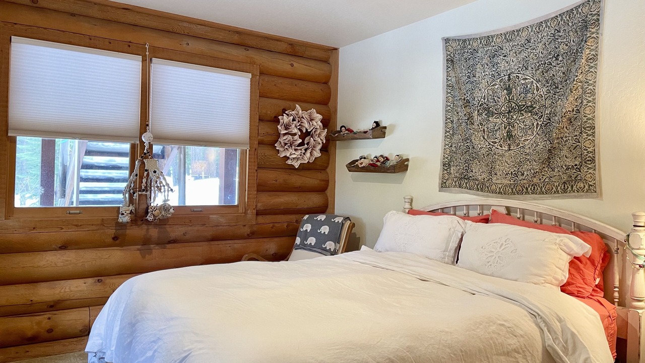 Photo of Bedroom in Ponderosa Palisades