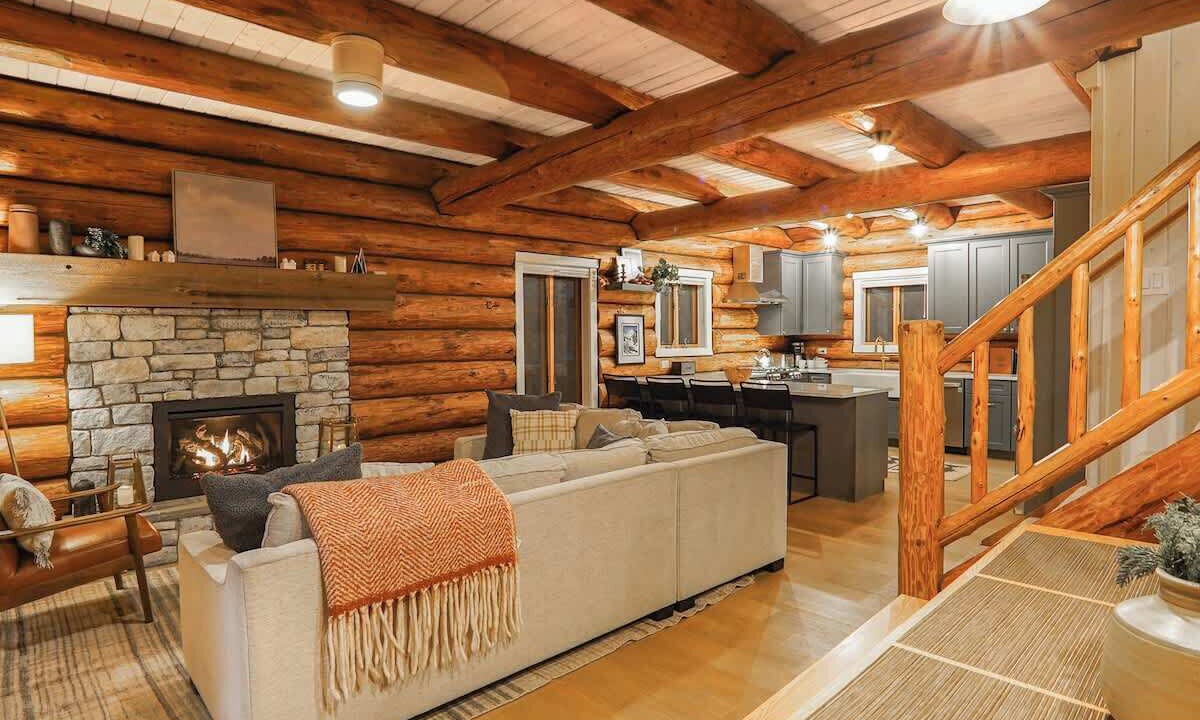 Photo of Livingroom in Glacier