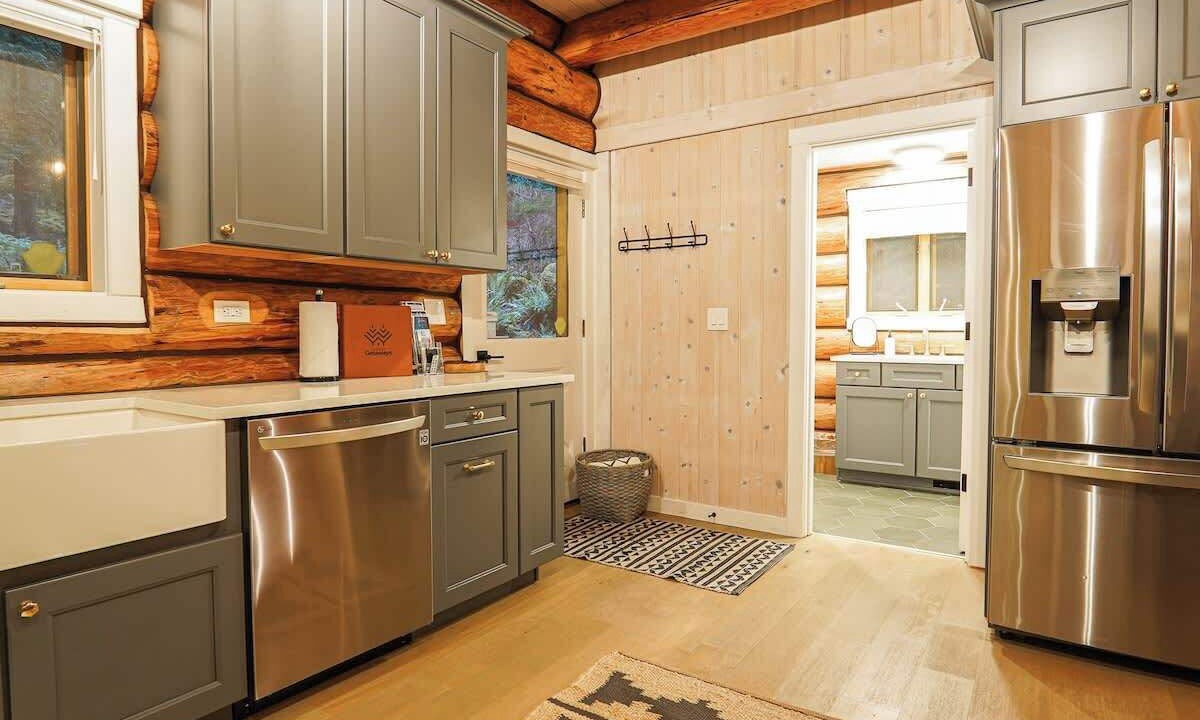Photo of Kitchen in Glacier