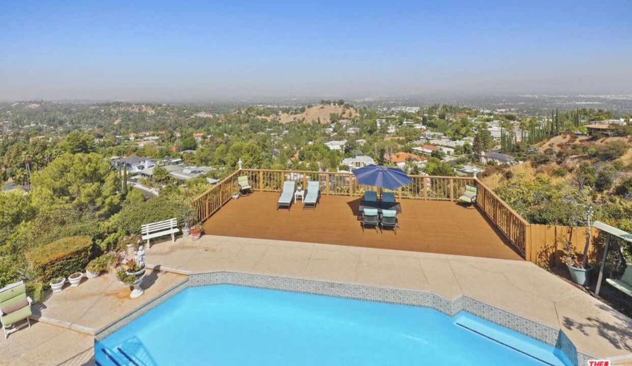 Photo of Outdoor in Encino