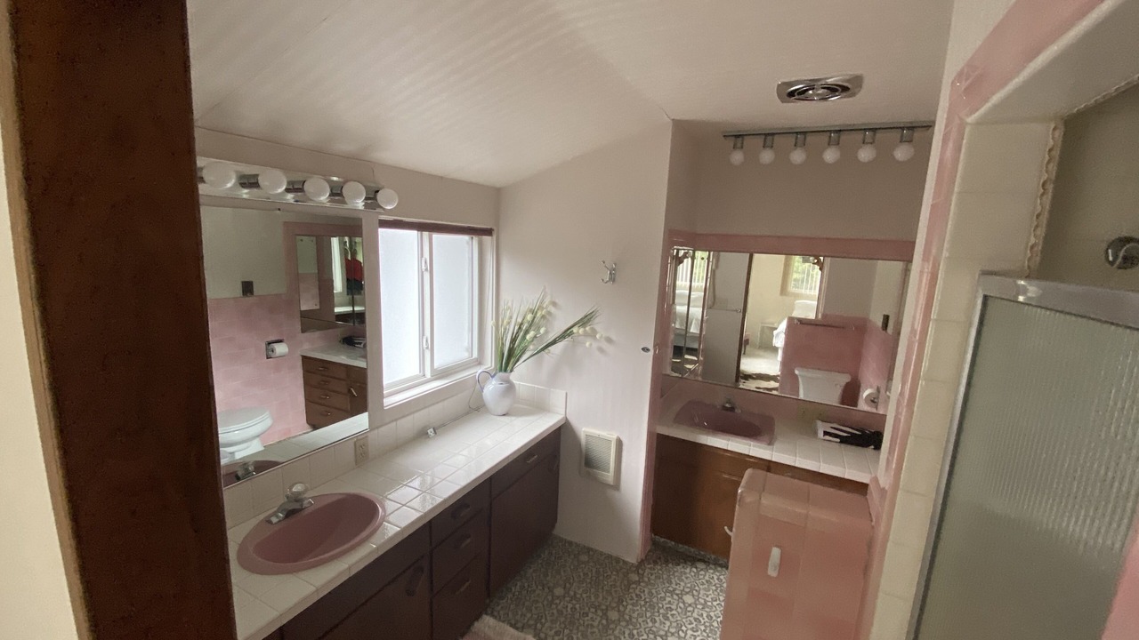 Photo of Bathroom in Pleasant Valley