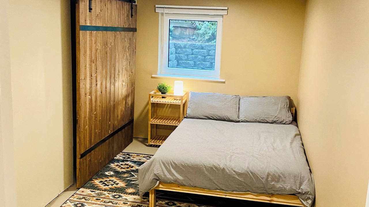 Photo of Bedroom in Alberta Arts District