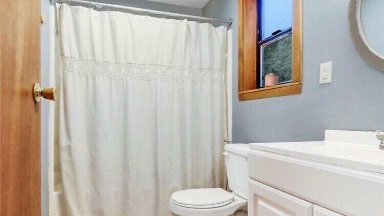 Photo of Bathroom in Baring