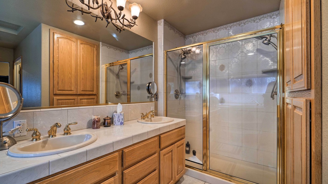 Photo of Bathroom in Al Tahoe
