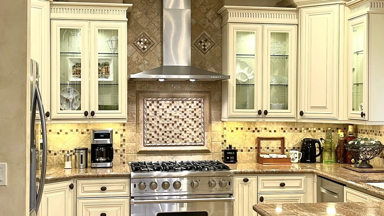 Photo of Kitchen in North of Wilshire