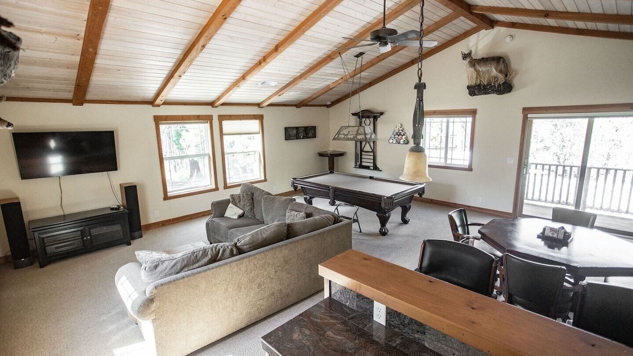Photo of Livingroom in Mount Shasta